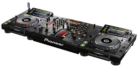 Pioneer DJM-2000nexus DJ Mixer with Pioneer CDJ-2000nexus DJ player