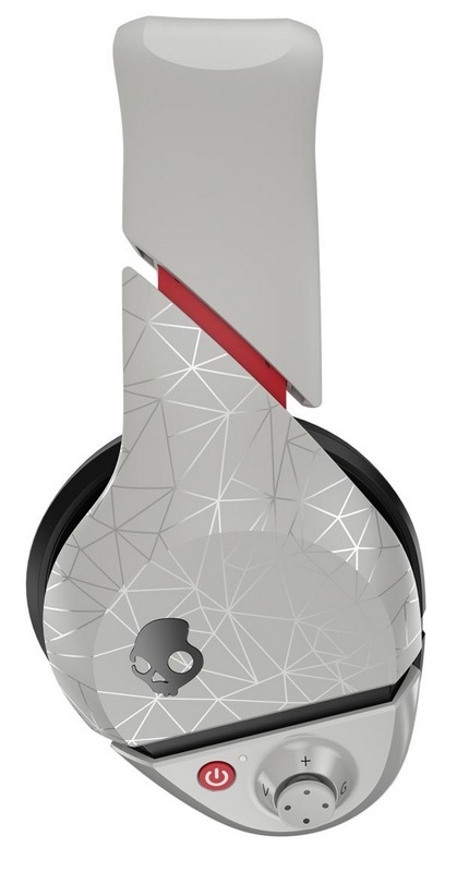 Skullcandy PLYR2 Wireless Gaming Headset white side