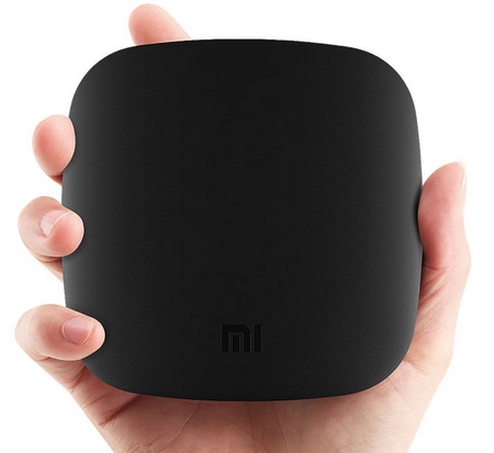 Xiaomi Box Android Streaming Box supports AirPlay, DLNA and Miracast holding