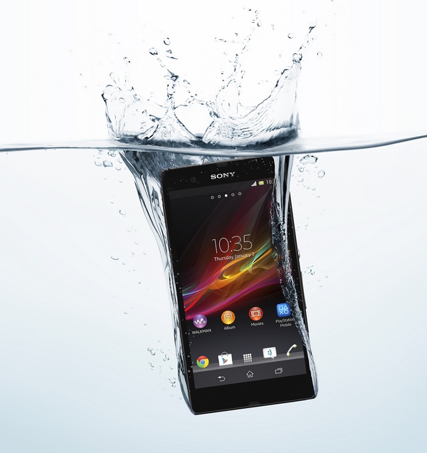 Sony Xperia Z 5-inch Full HD Android Smartphone with HDR Video drop to water