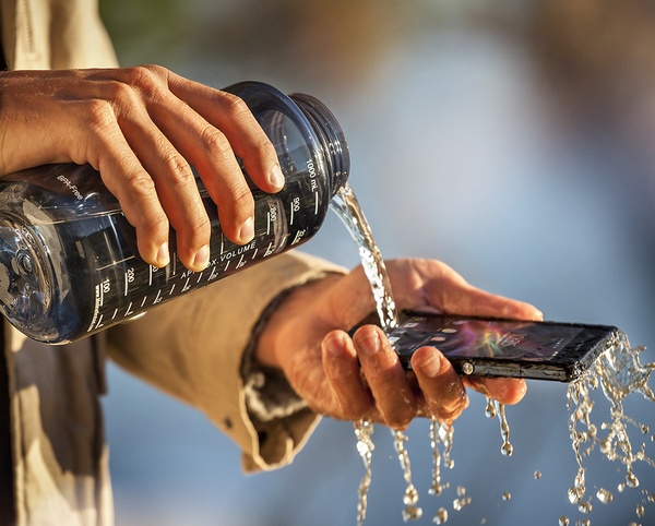Sony Xperia Z 5-inch Full HD Android Smartphone with HDR Video in use waterproof