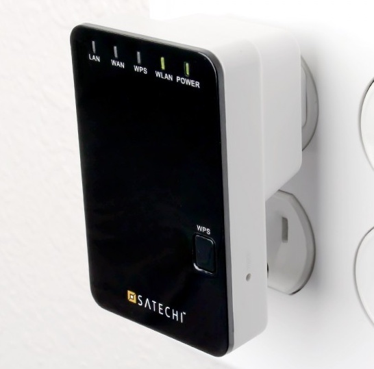 Satechi Wireless Multifunction Mini Router in use