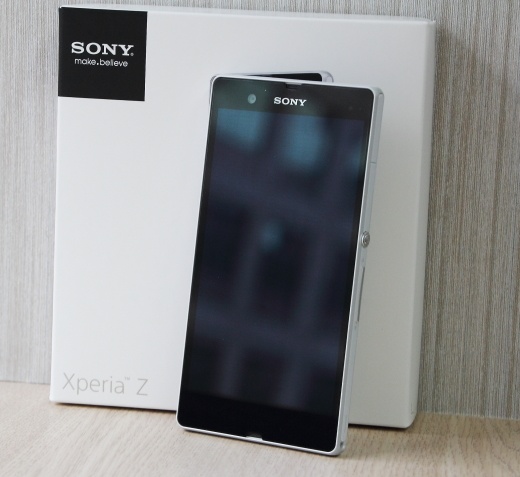 Sony Xperia Z gets unboxed early front 1