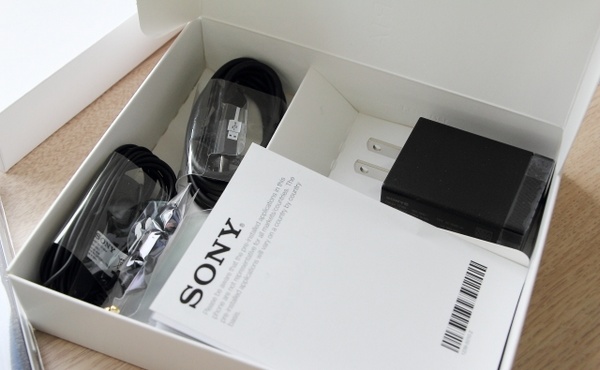 Sony Xperia Z gets unboxed early package