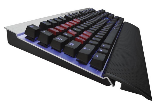 Corsair Vengeance K70 Mechanical Gaming Keyboard silver