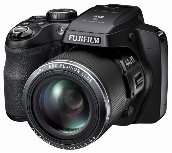 FujiFilm FinePix S8400W 44x Long Zoom Camera supports WiFi angle