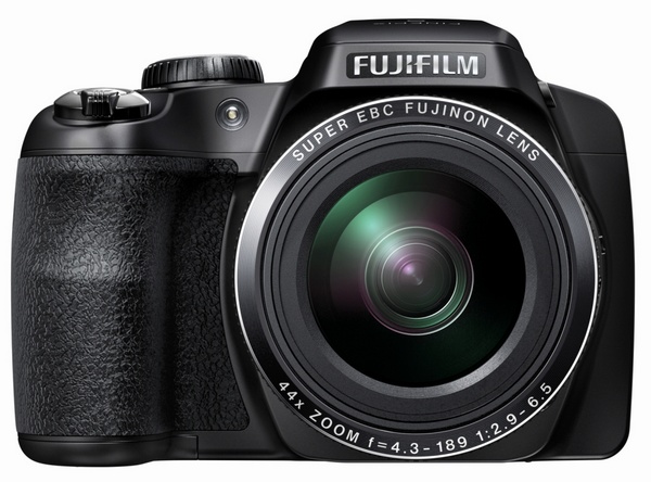 FujiFilm FinePix S8400W 44x Long Zoom Camera supports WiFi front