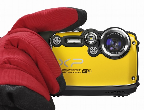 FujiFilm FinePix XP200 Ultra Rugged Camera with WiFi glove