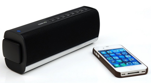 Kinivo BTX350 Portable Bluetooth Speaker with iphone